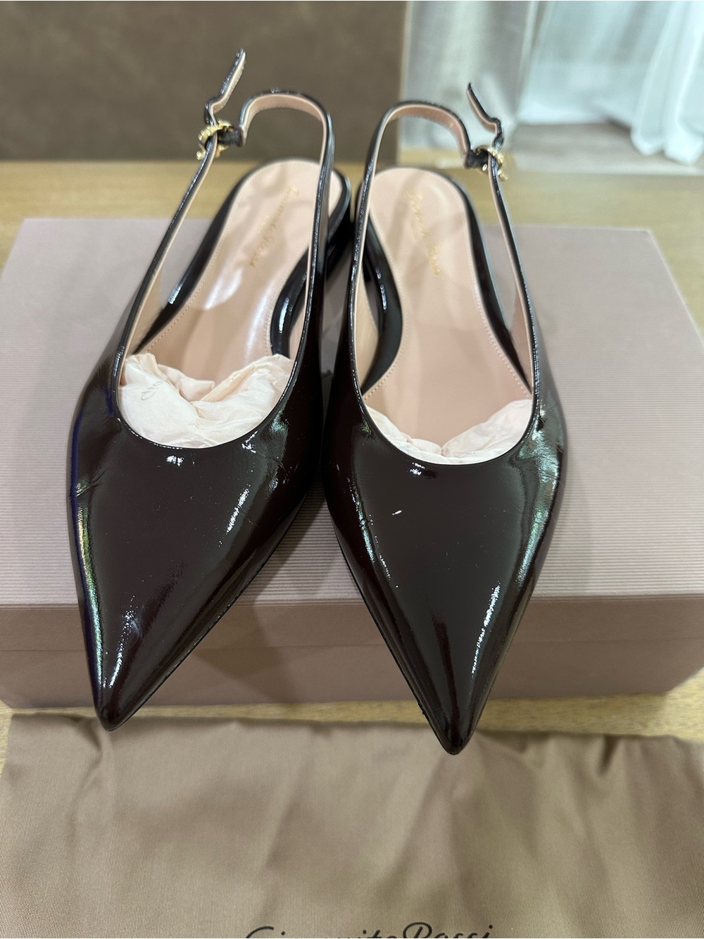 Gianvito Rossi Robbie Patent Leather Pointed Slingback Pumps - Picture 2 of 5